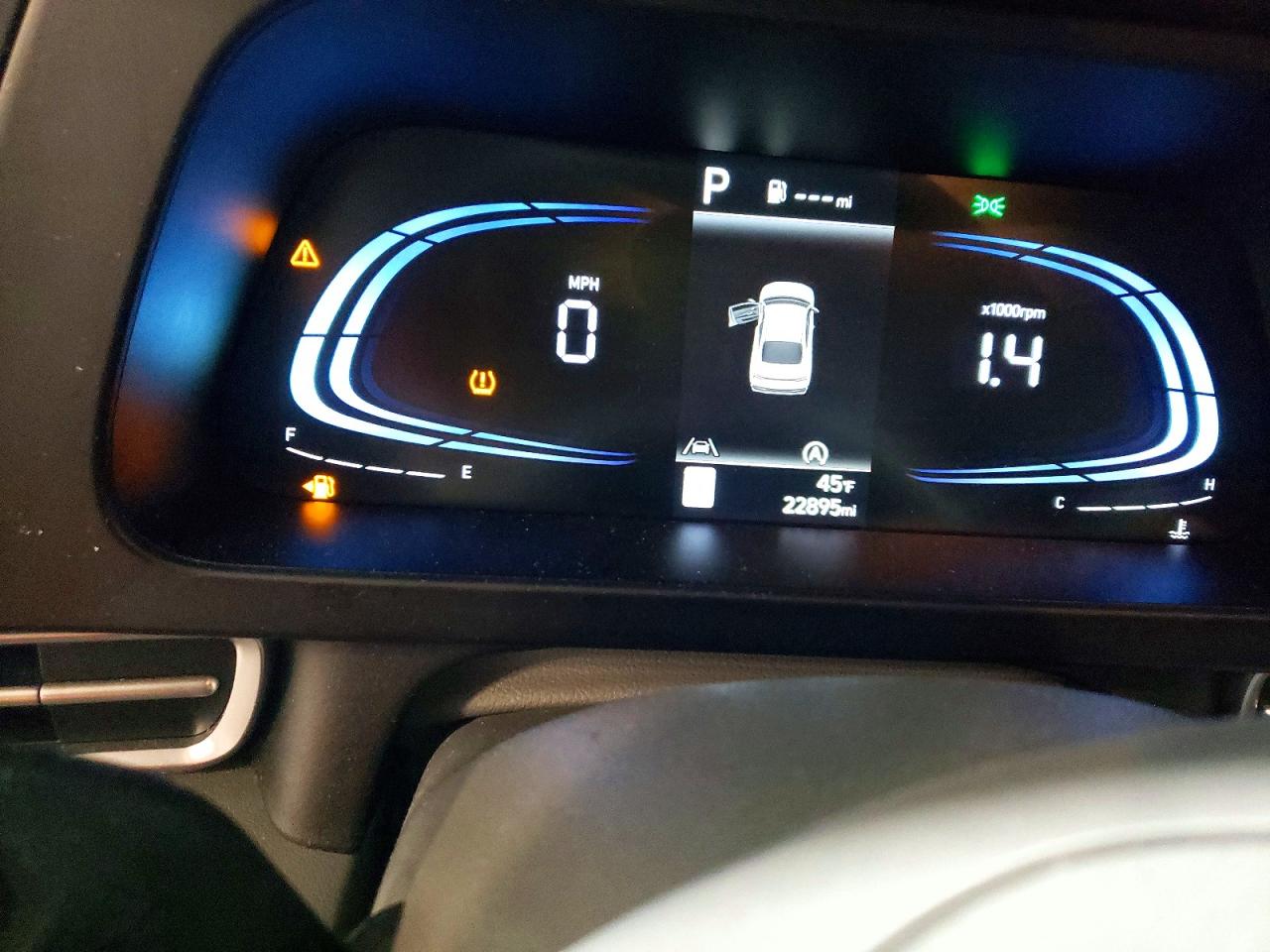2024 HYUNDAI ELANTRA SE photo 9