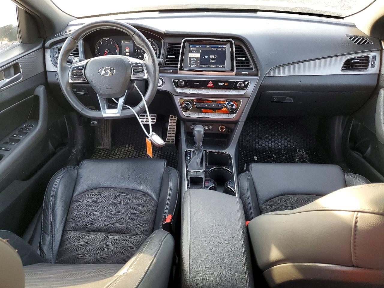 2018 HYUNDAI SONATA SPORT photo 8
