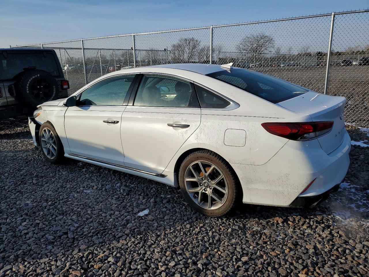 2018 HYUNDAI SONATA SPORT photo 2