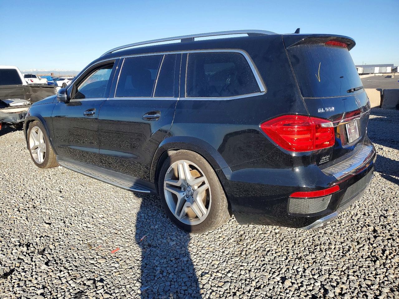 2015 MERCEDES-BENZ GL 550 4MATIC photo 2