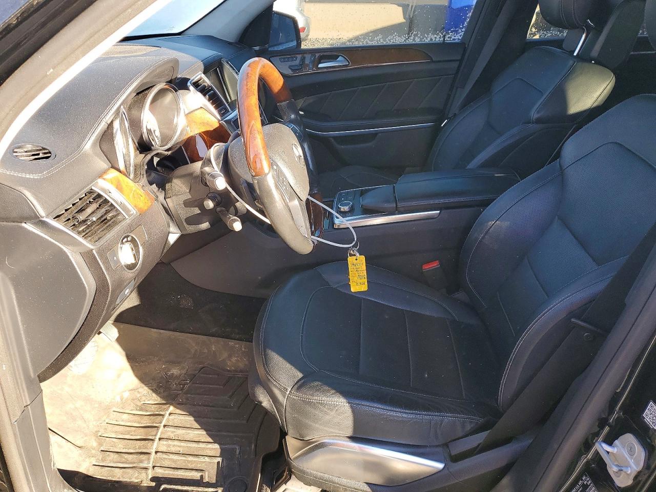 2015 MERCEDES-BENZ GL 550 4MATIC photo 7