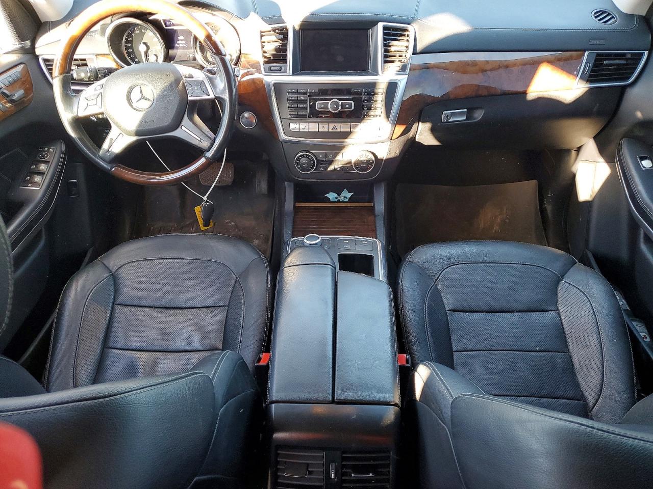 2015 MERCEDES-BENZ GL 550 4MATIC photo 8