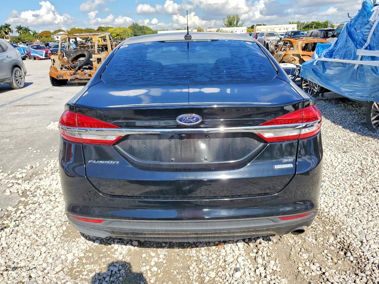2017 FORD FUSION SE photo 6