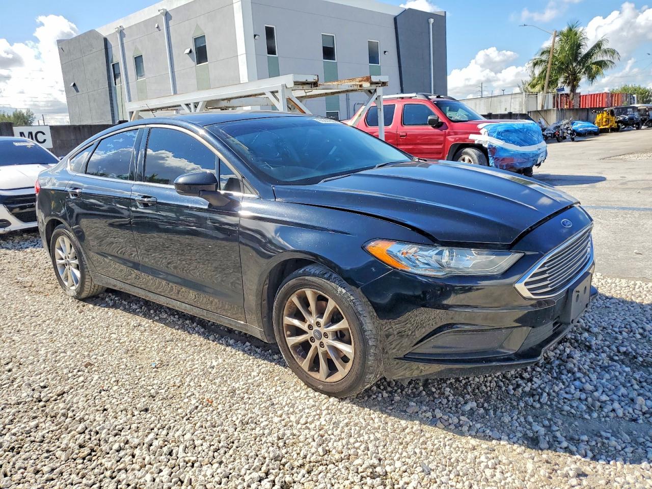 2017 FORD FUSION SE photo 4