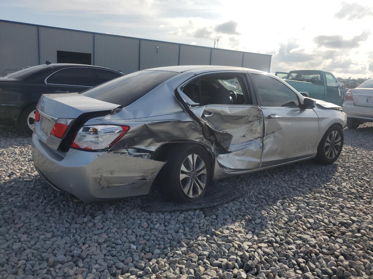 2015 HONDA ACCORD LX photo 3