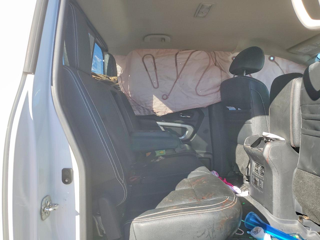 2018 NISSAN TITAN XD SL photo 10