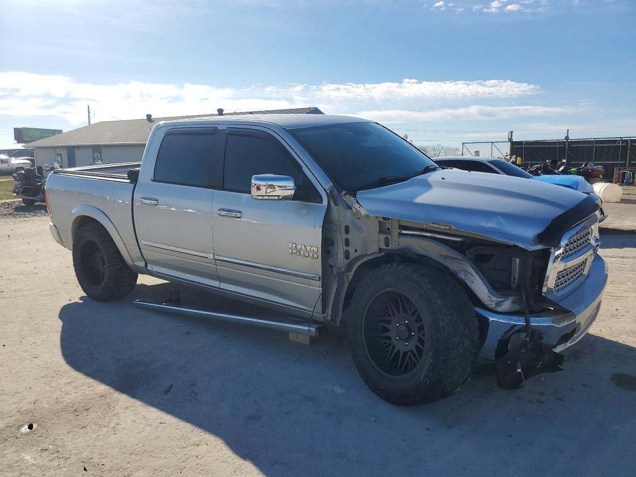 2018 RAM 1500 LARAMIE photo 4