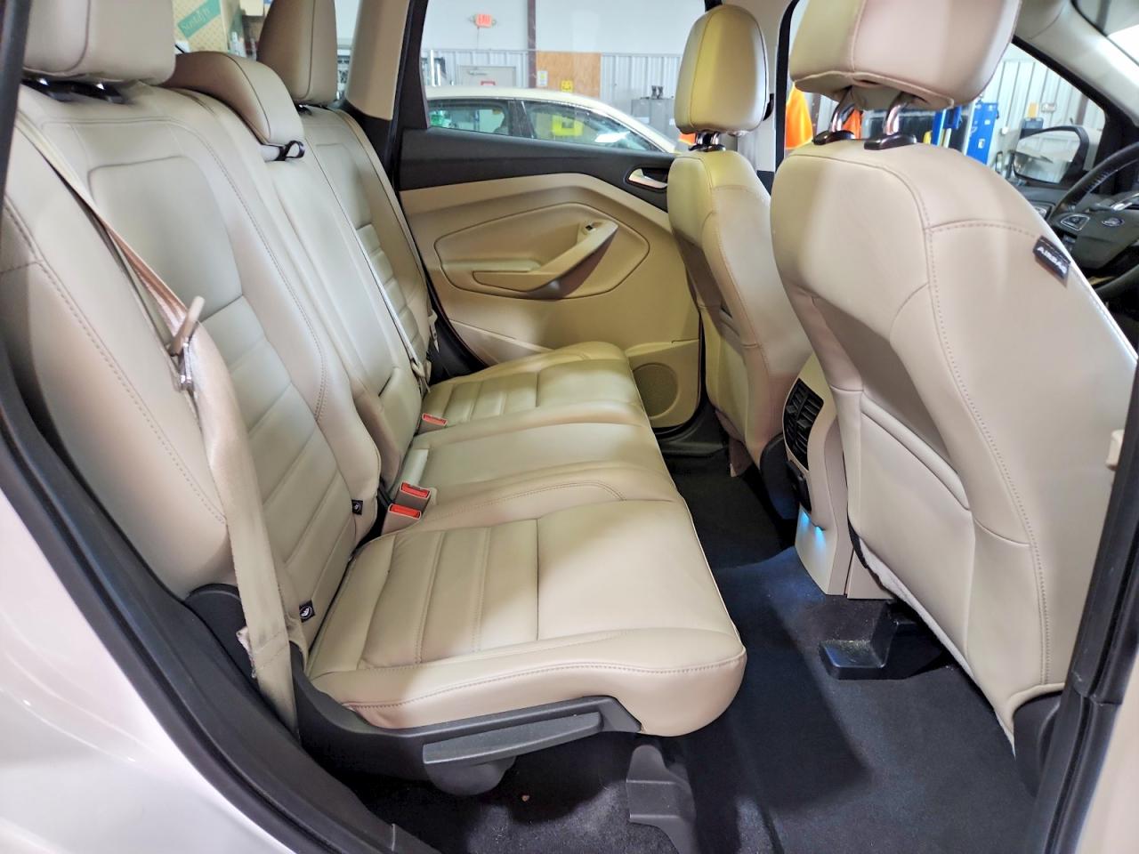 2017 FORD ESCAPE TITANIUM photo 10