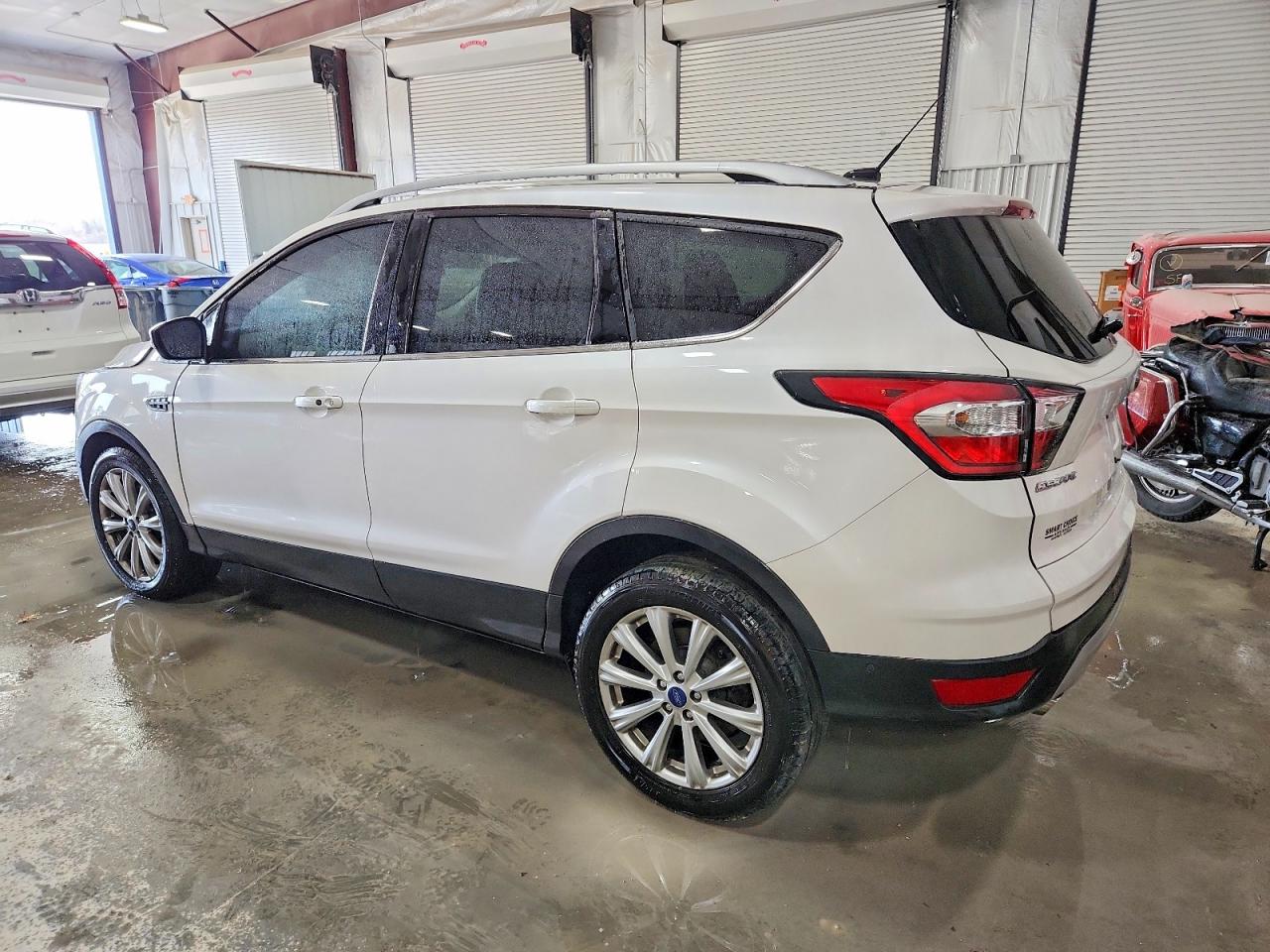 2017 FORD ESCAPE TITANIUM photo 2
