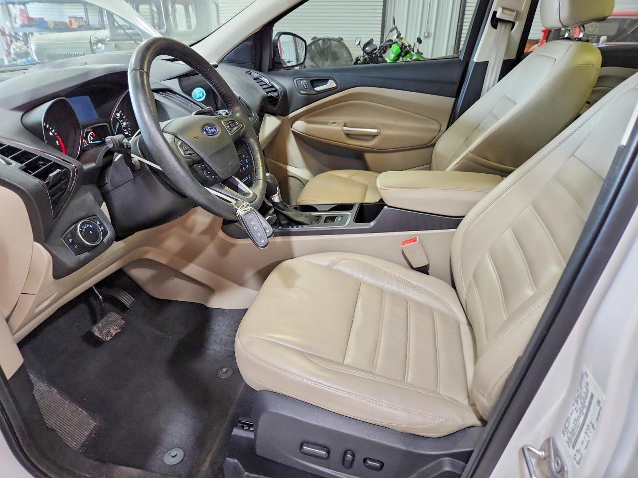 2017 FORD ESCAPE TITANIUM photo 7