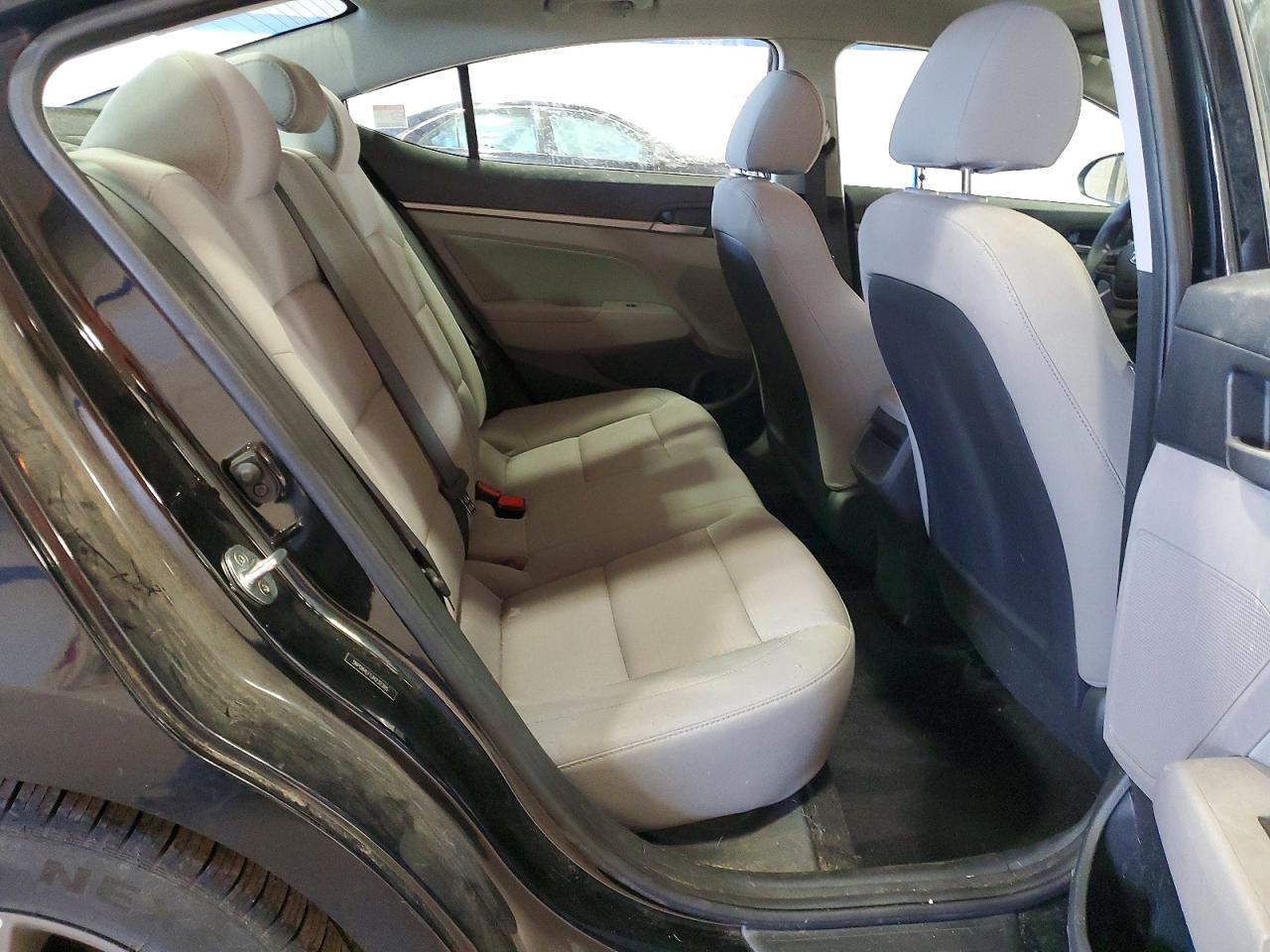 2018 HYUNDAI ELANTRA SEL photo 10