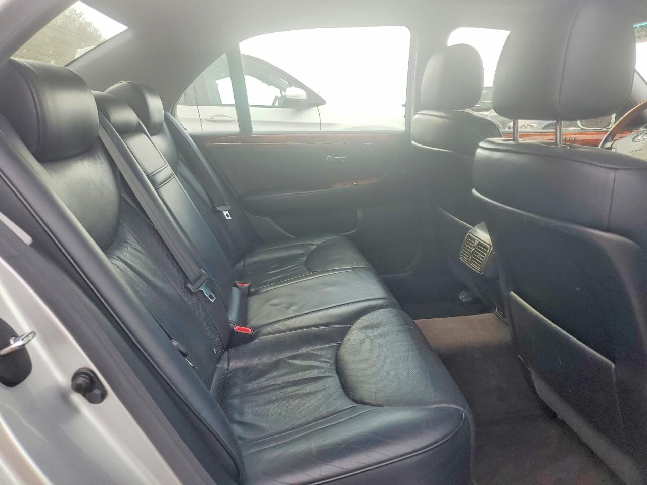 2004 LEXUS LS 430 photo 10