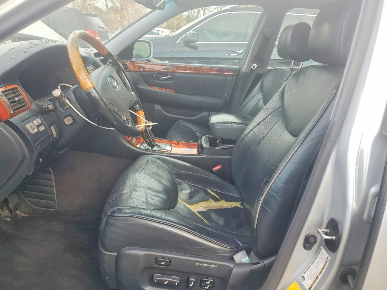 2004 LEXUS LS 430 photo 7