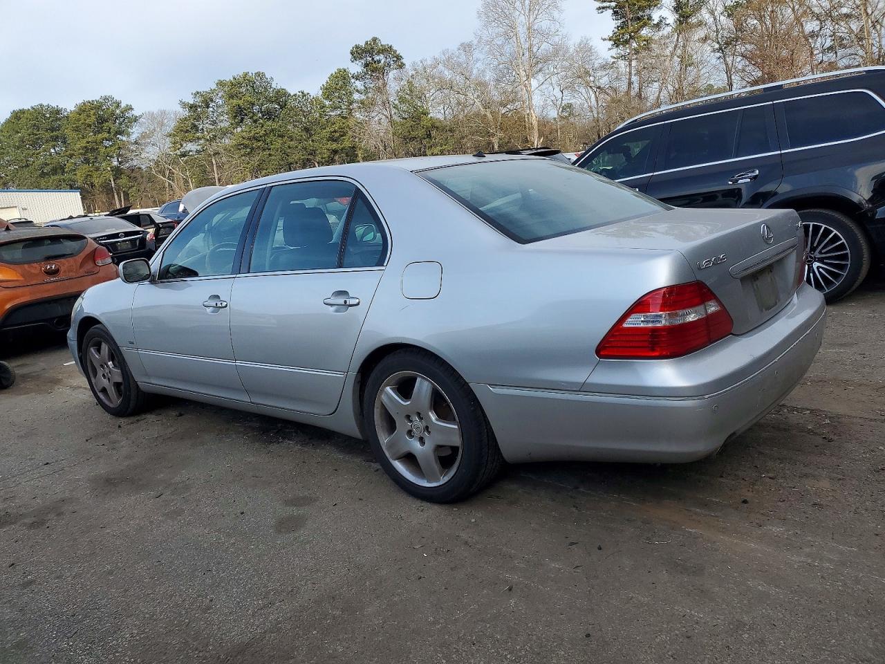 2004 LEXUS LS 430 photo 2