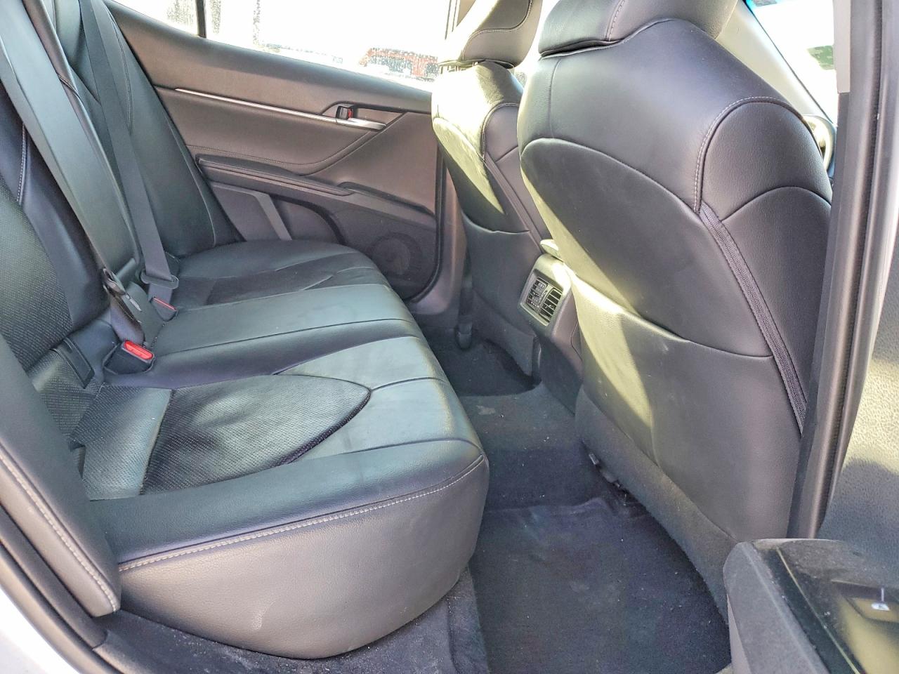 2018 TOYOTA CAMRY XSE photo 10