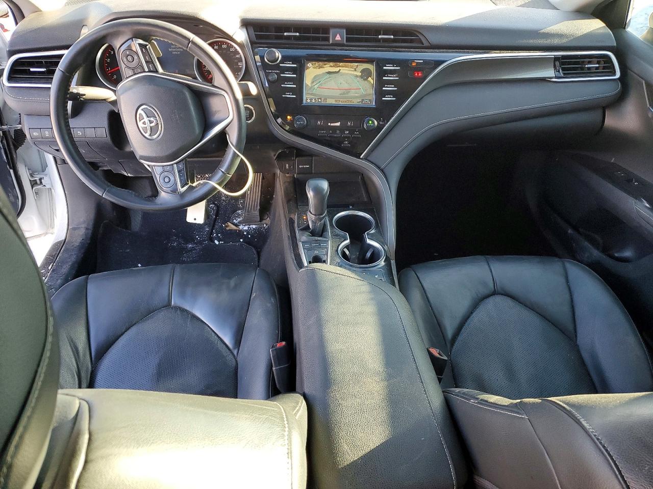 2018 TOYOTA CAMRY XSE photo 8