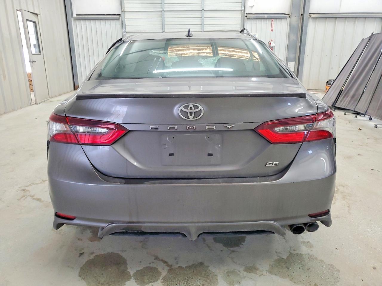 2021 TOYOTA CAMRY SE photo 6