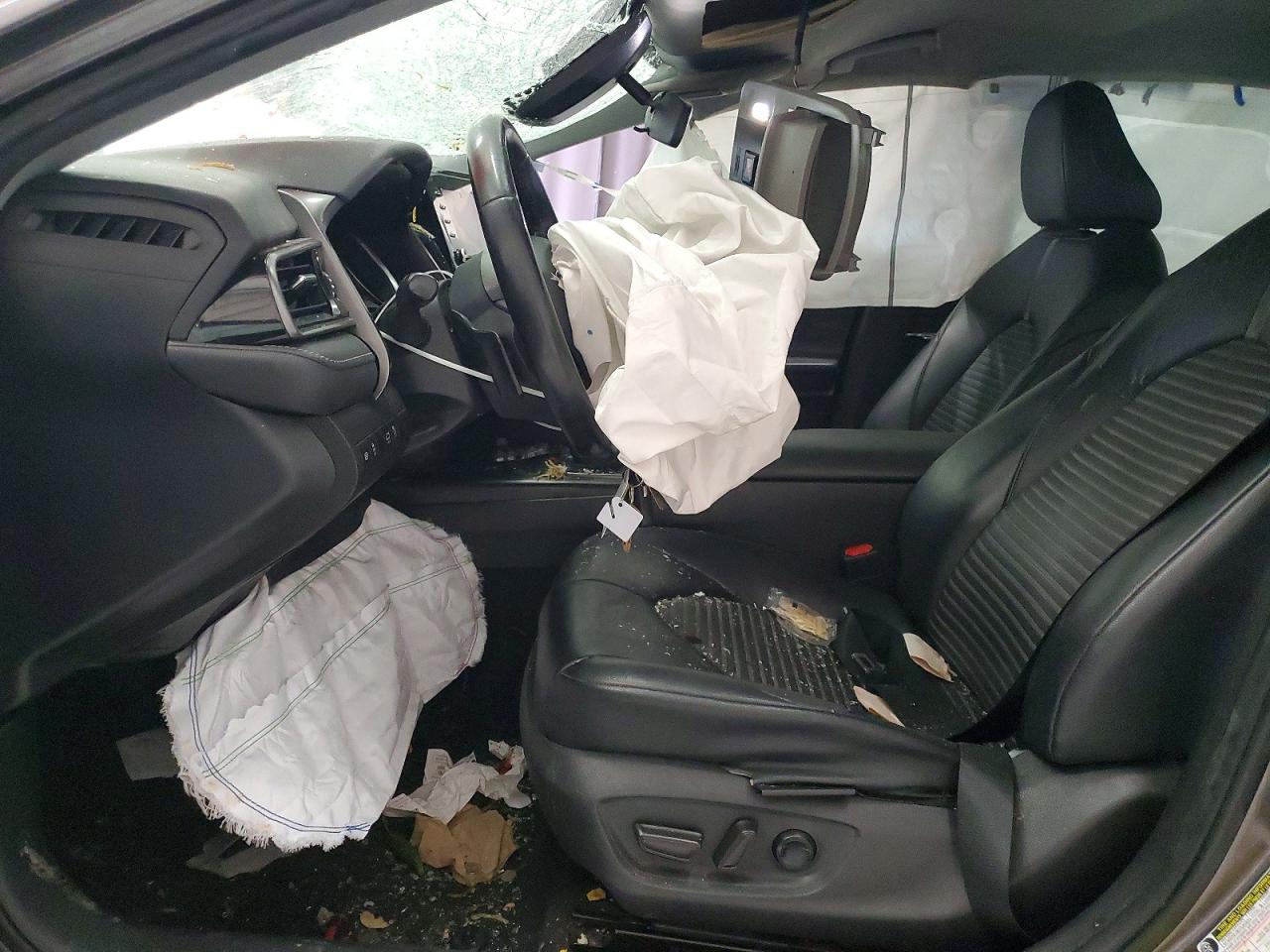 2021 TOYOTA CAMRY SE photo 7