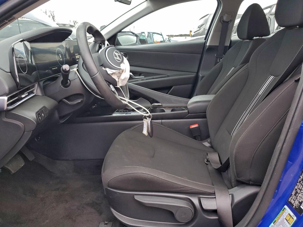 2025 HYUNDAI ELANTRA SEL photo 7