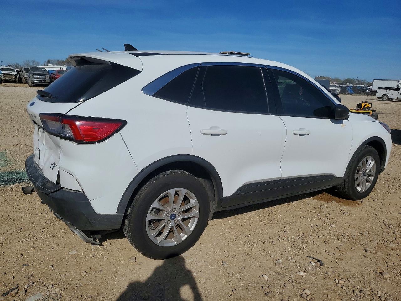 2022 FORD ESCAPE SE photo 3