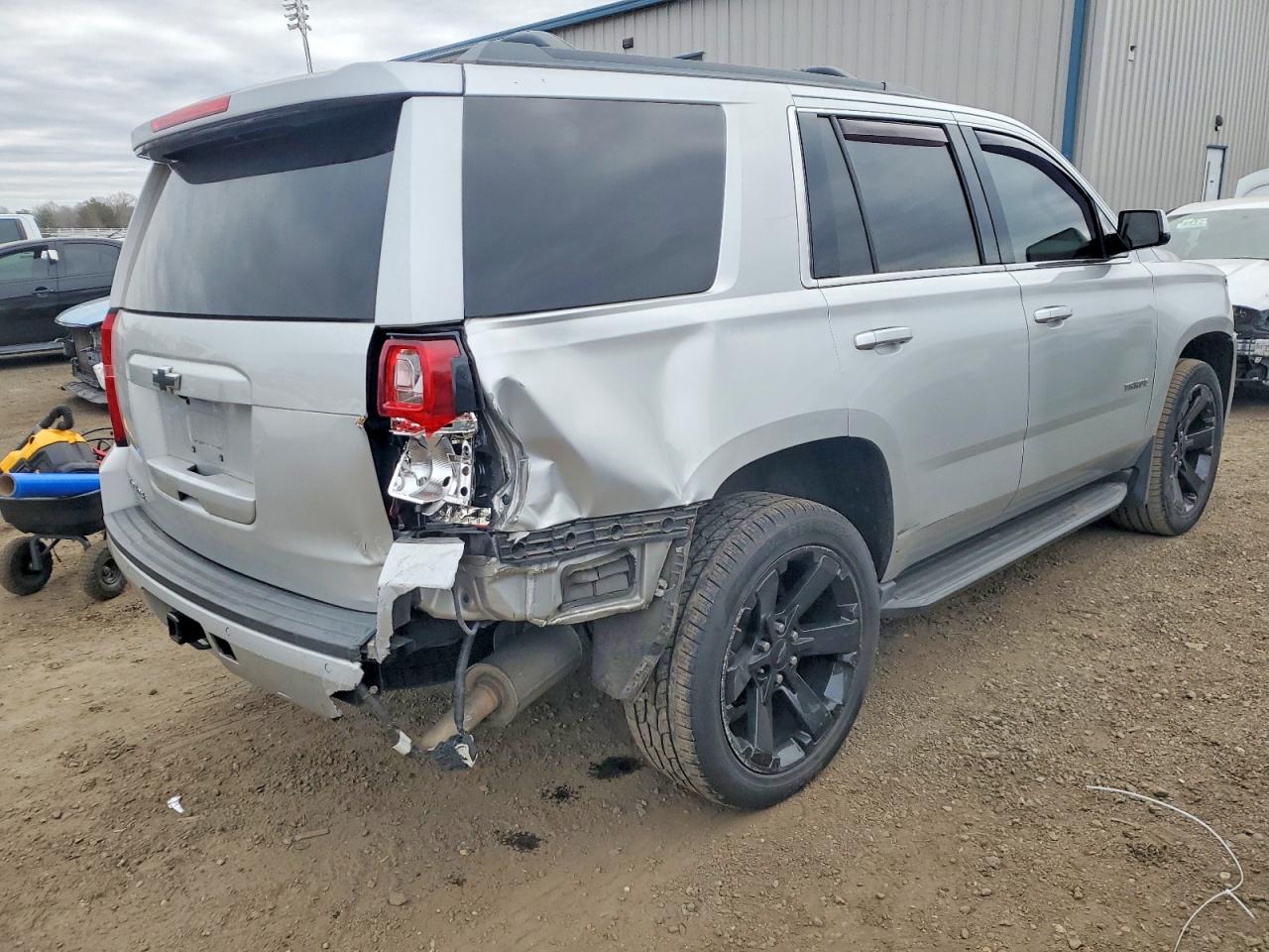 2017 CHEVROLET TAHOE K1500 LS photo 3