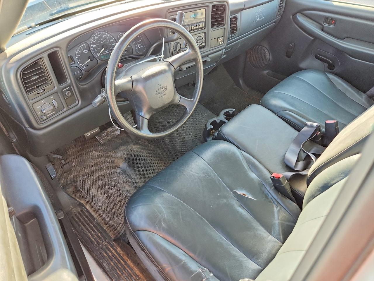 2002 CHEVROLET SILVERADO C1500 photo 8