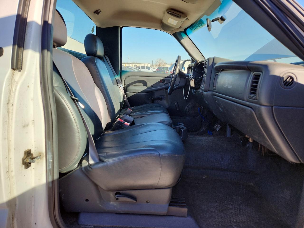 2002 CHEVROLET SILVERADO C1500 photo 10