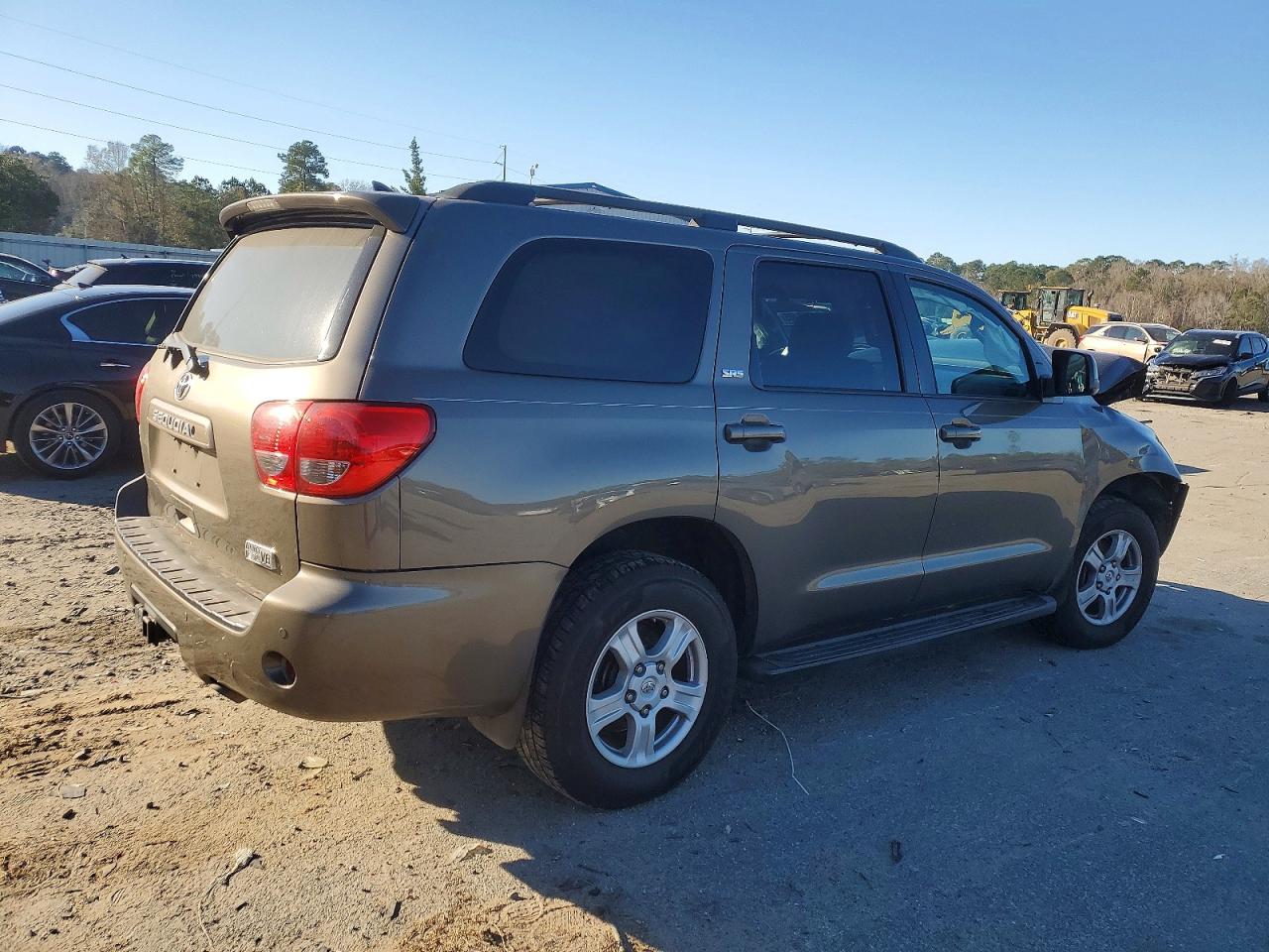 2017 TOYOTA SEQUOIA SR5 photo 3