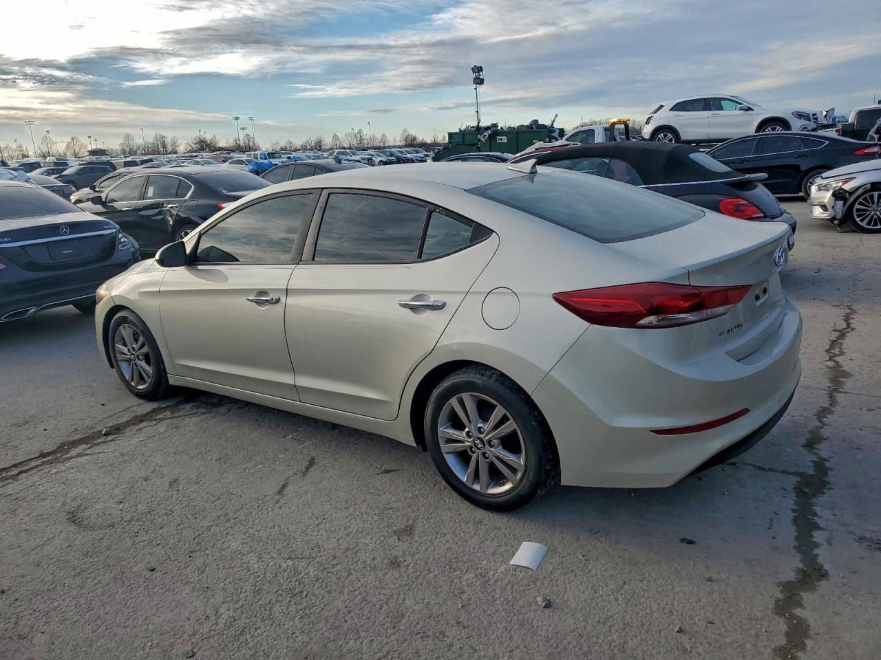 2017 HYUNDAI ELANTRA SE photo 2