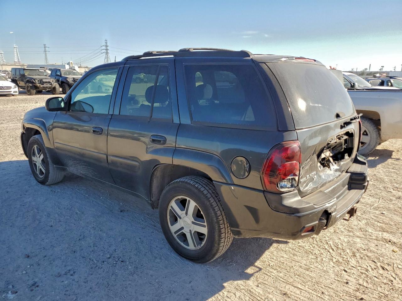 2005 CHEVROLET TRAILBLAZER LS photo 2