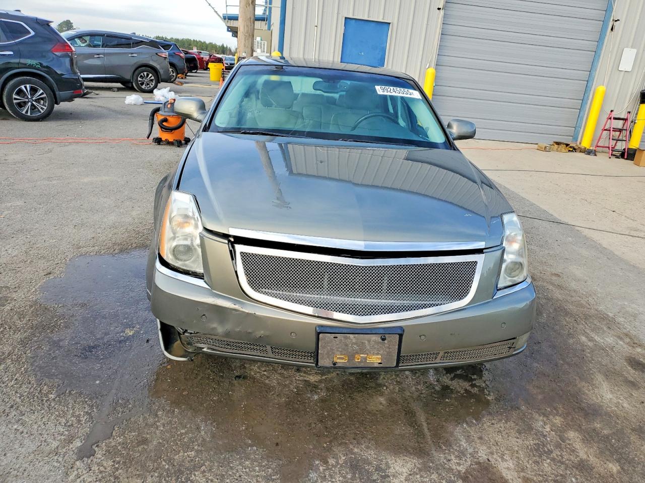 2011 CADILLAC DTS LUXURY COLLECTION photo 13