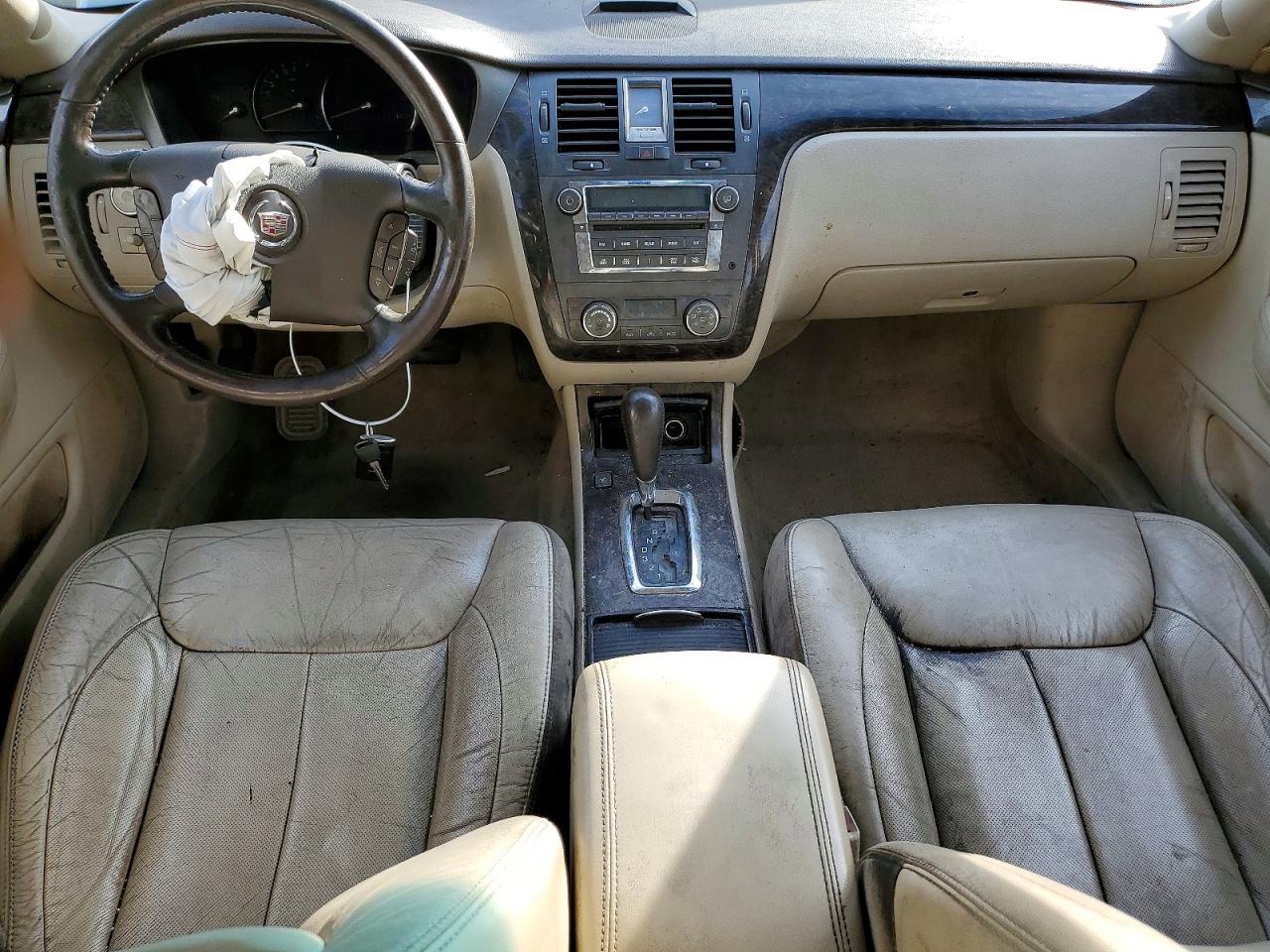 2011 CADILLAC DTS LUXURY COLLECTION photo 22