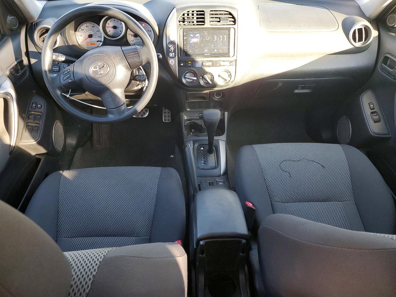 2004 TOYOTA RAV4 photo 8