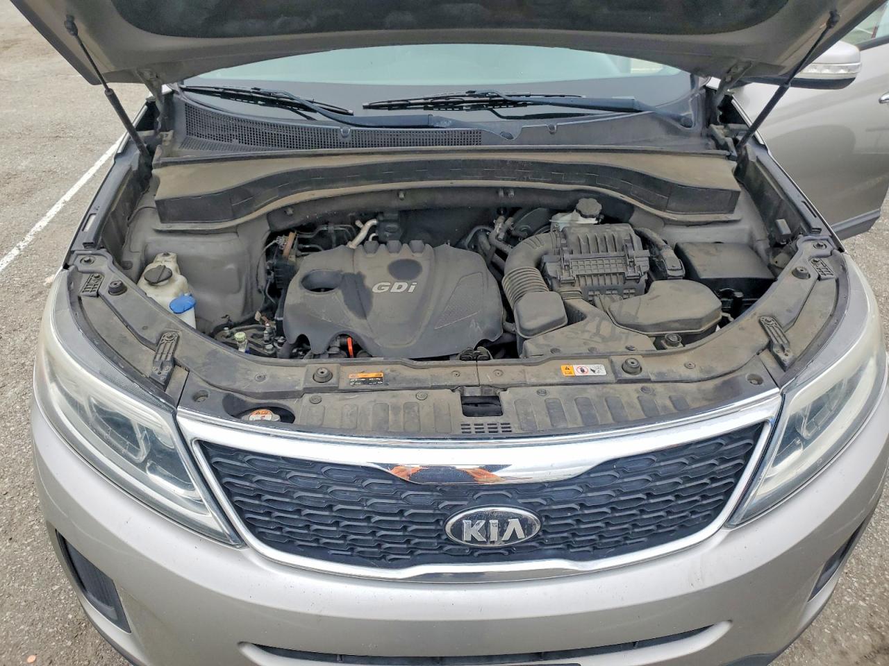2015 KIA SORENTO LX photo 11