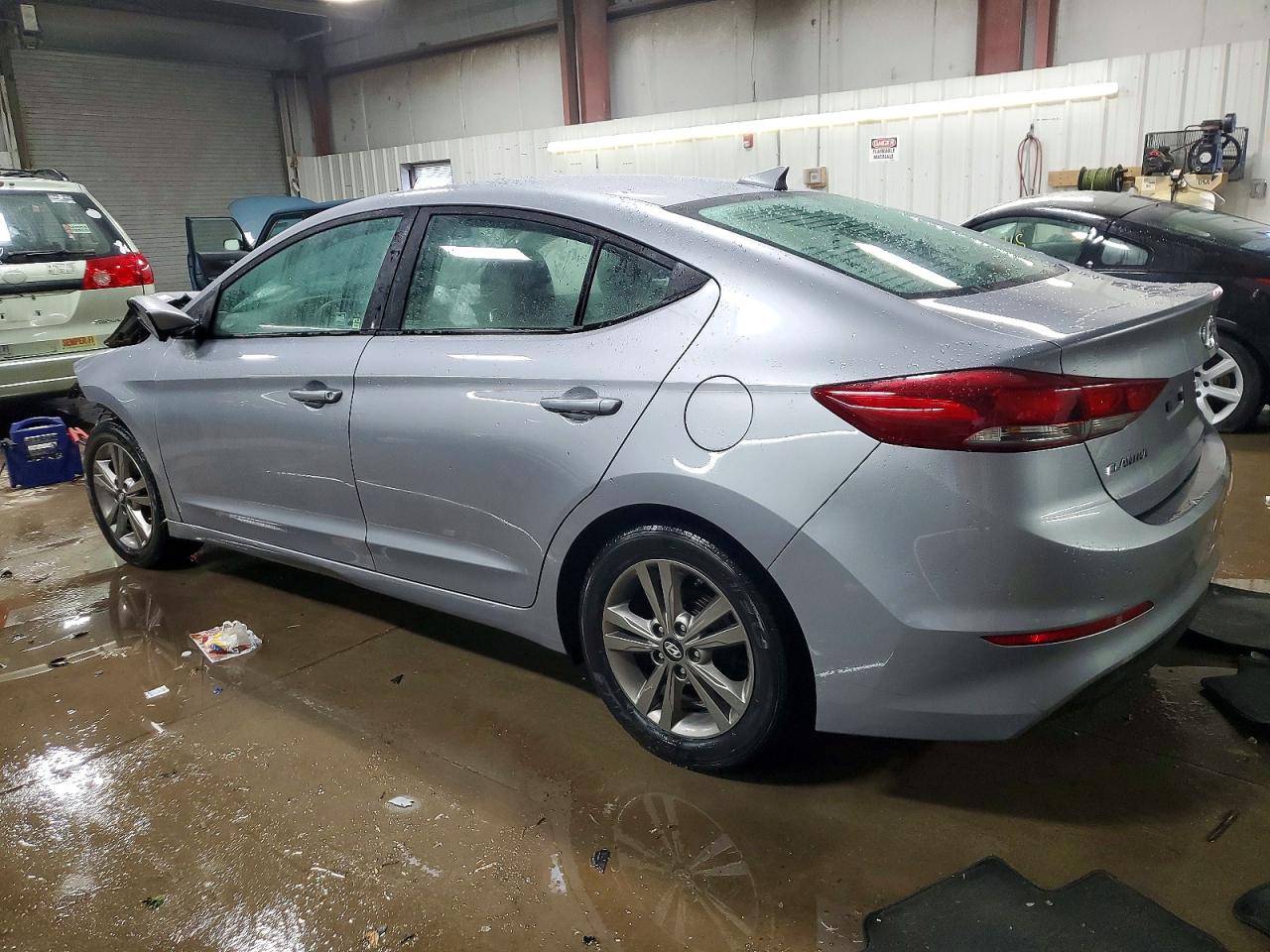 2017 HYUNDAI ELANTRA SE photo 2