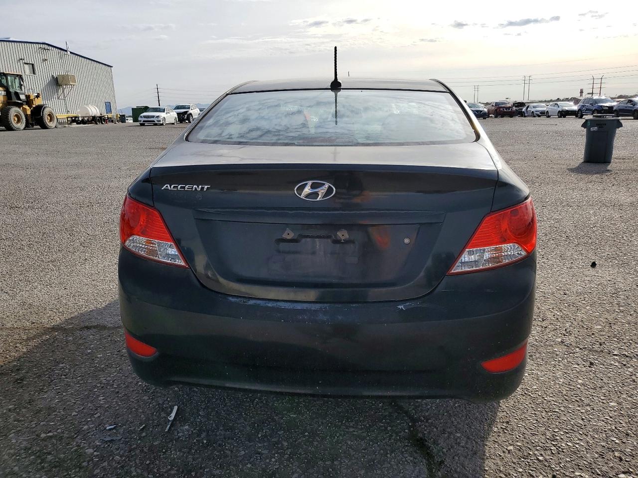 2014 HYUNDAI ACCENT GLS photo 6