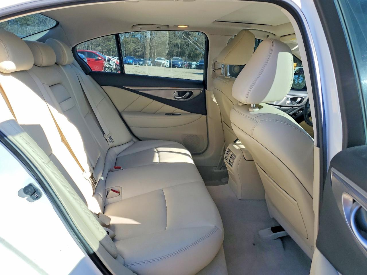 2015 INFINITI Q50 BASE photo 19