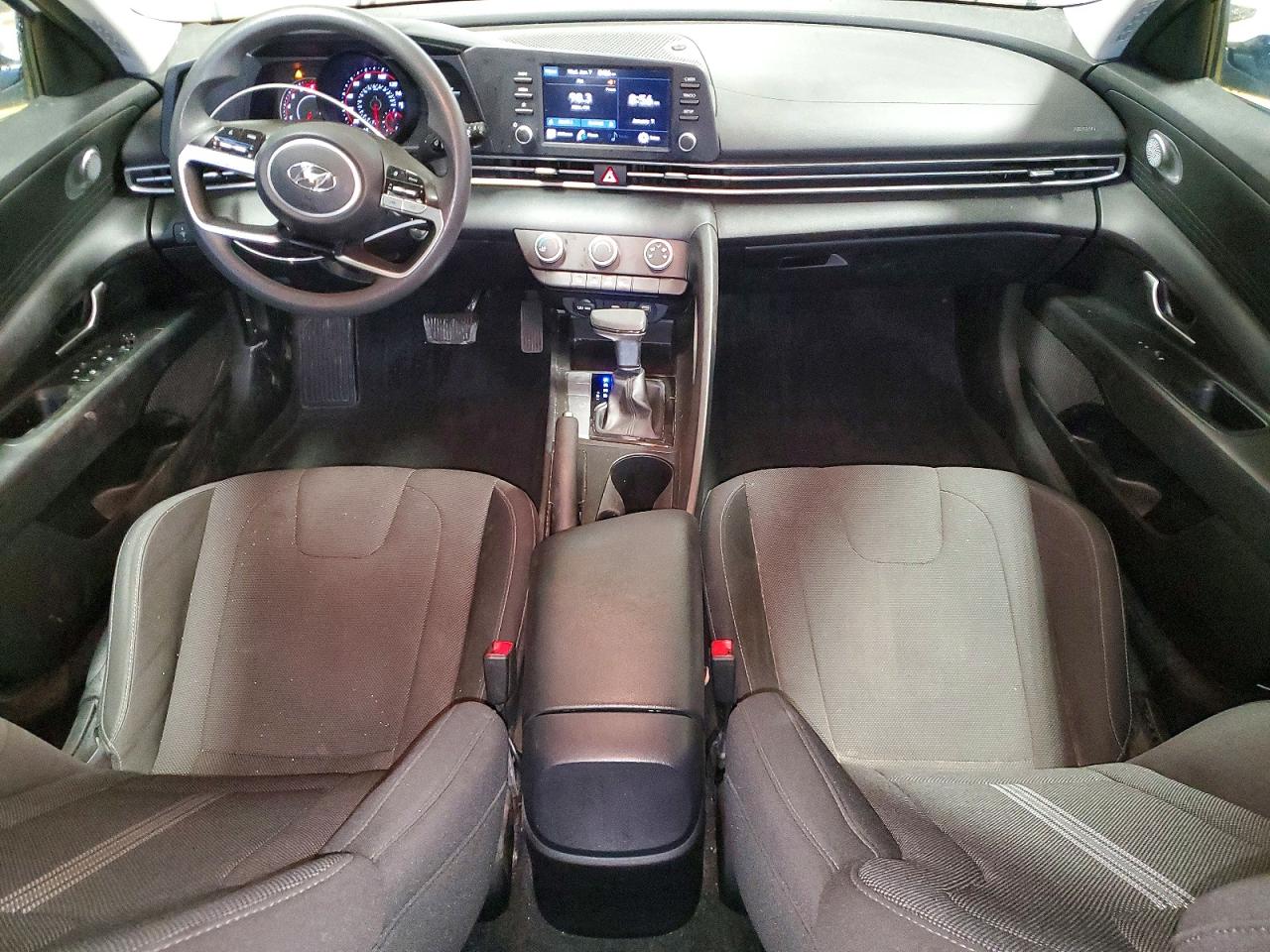 2021 HYUNDAI ELANTRA SE photo 8
