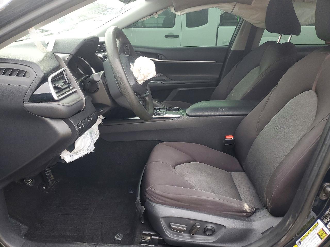 2018 TOYOTA CAMRY L photo 7
