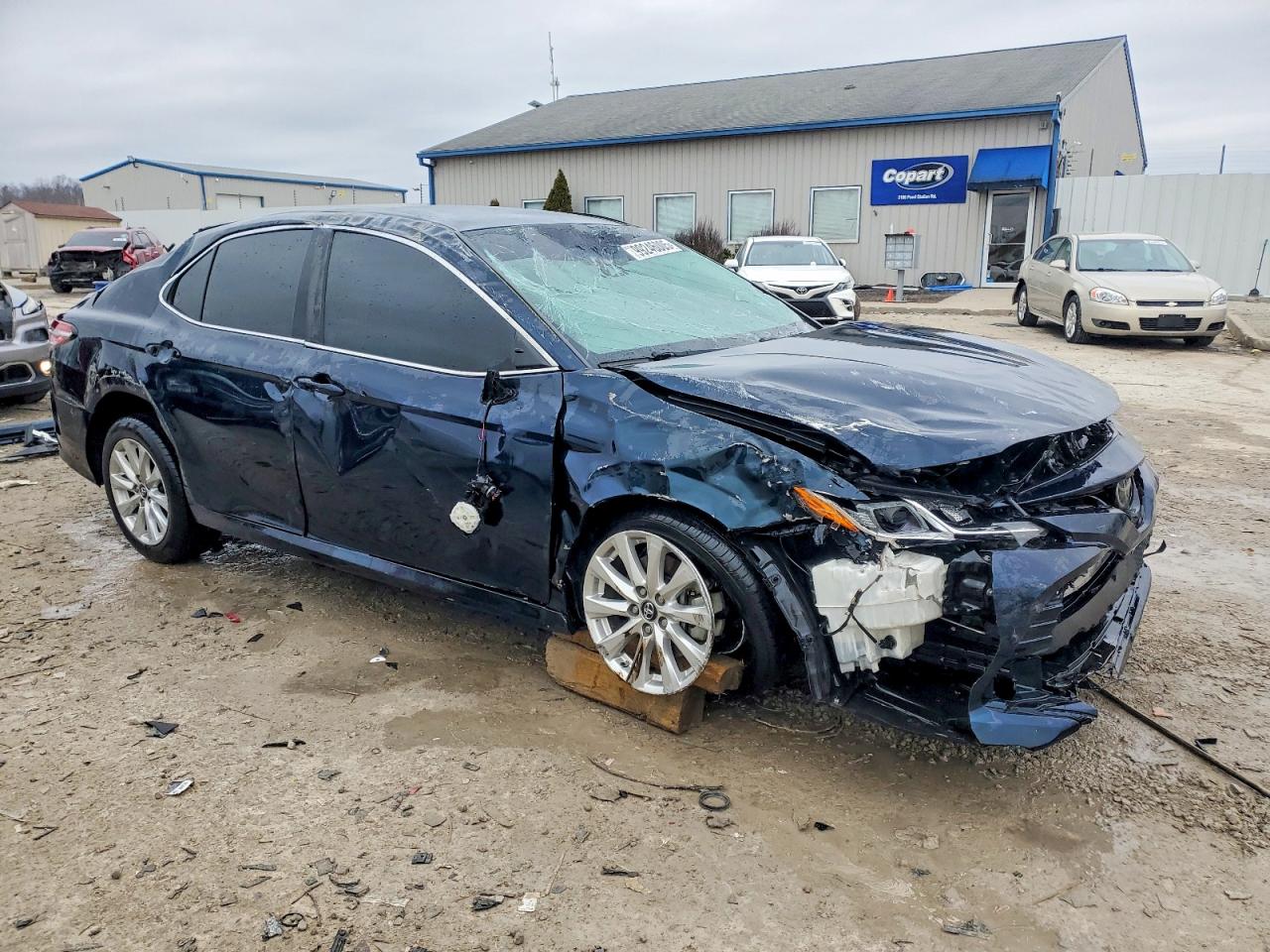 2018 TOYOTA CAMRY L photo 4