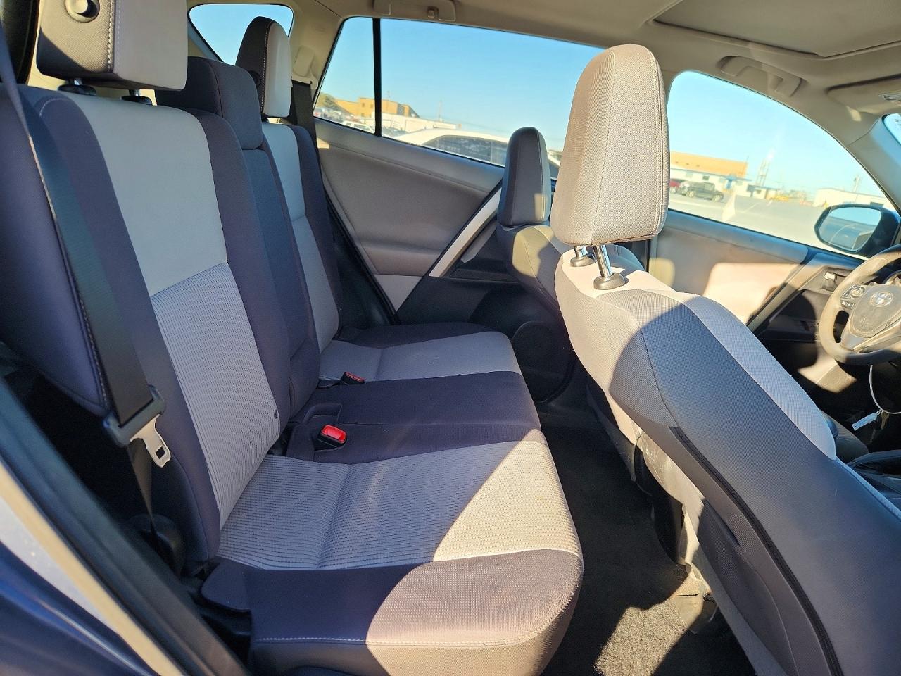 2013 TOYOTA RAV4 XLE photo 10