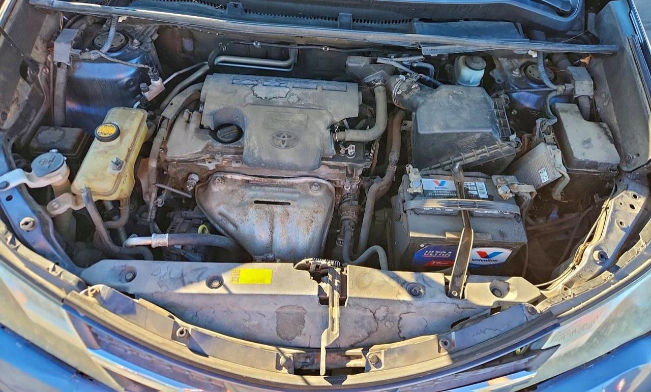 2013 TOYOTA RAV4 XLE photo 11