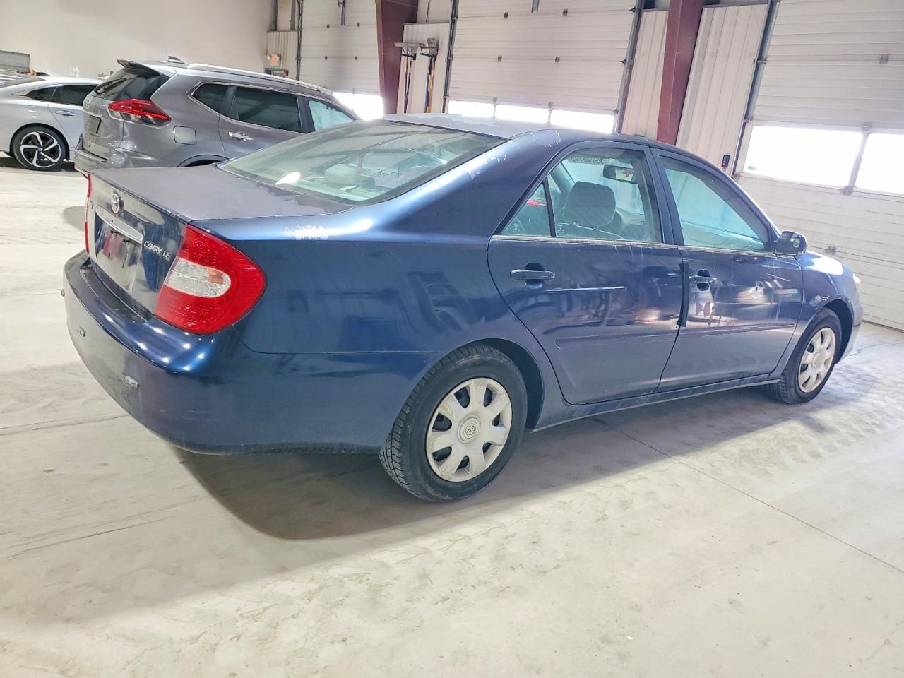 2002 TOYOTA CAMRY LE photo 3
