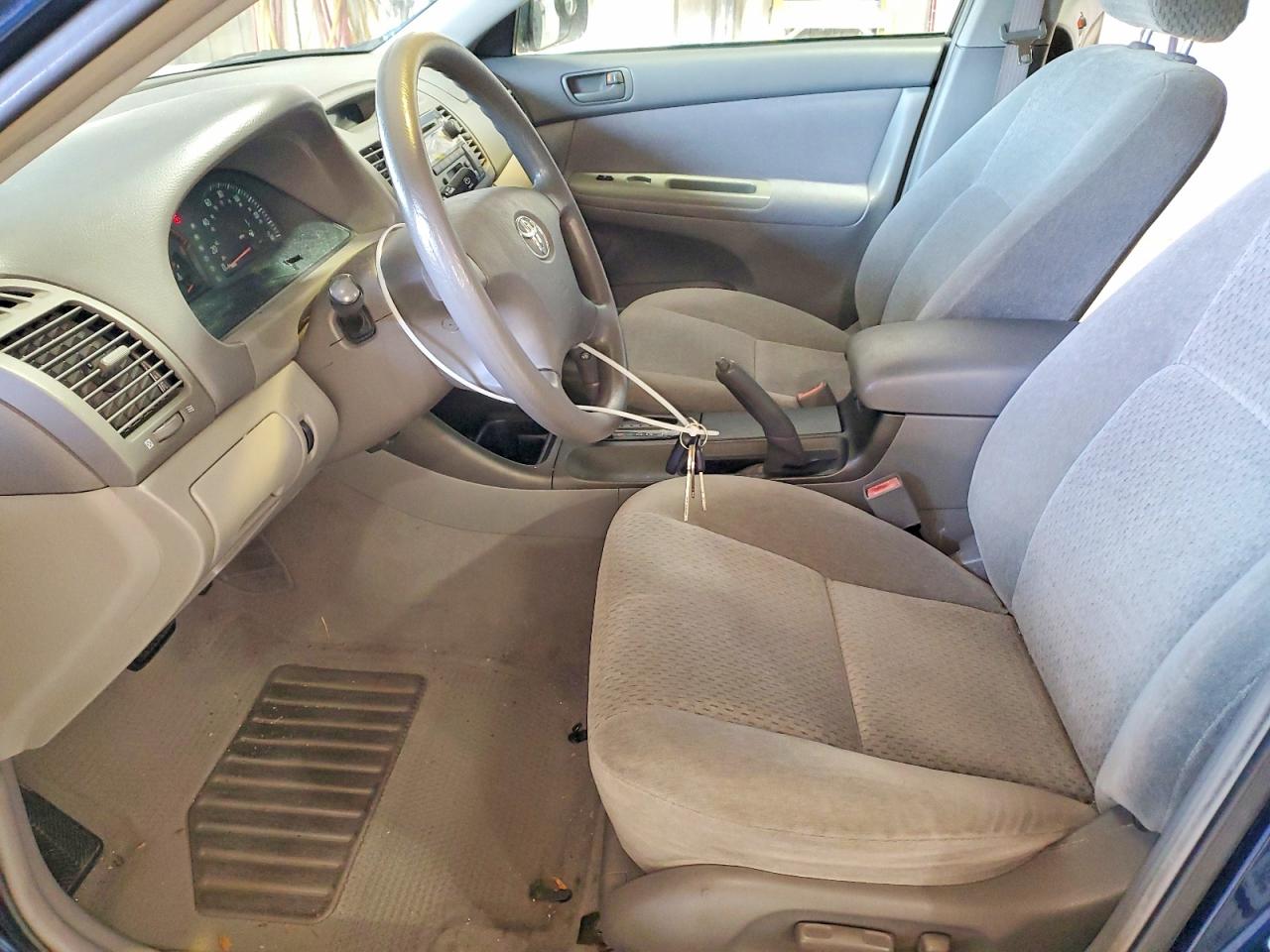 2002 TOYOTA CAMRY LE photo 7