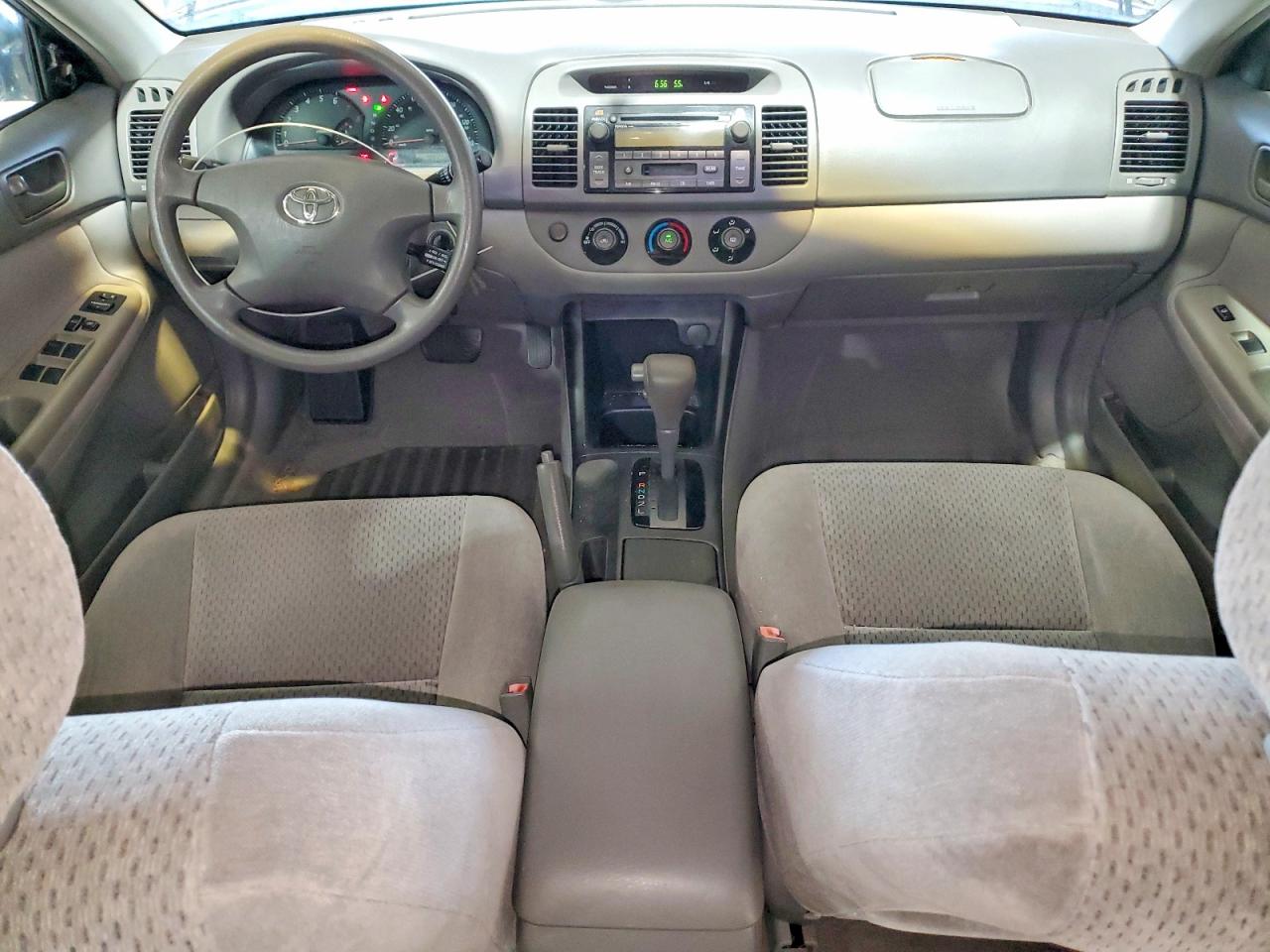 2002 TOYOTA CAMRY LE photo 8