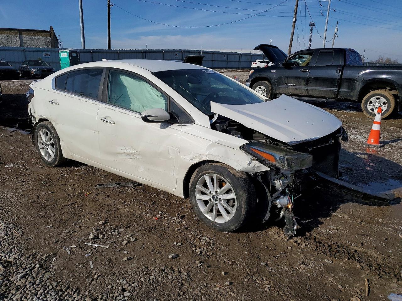 2017 KIA FORTE LX photo 4