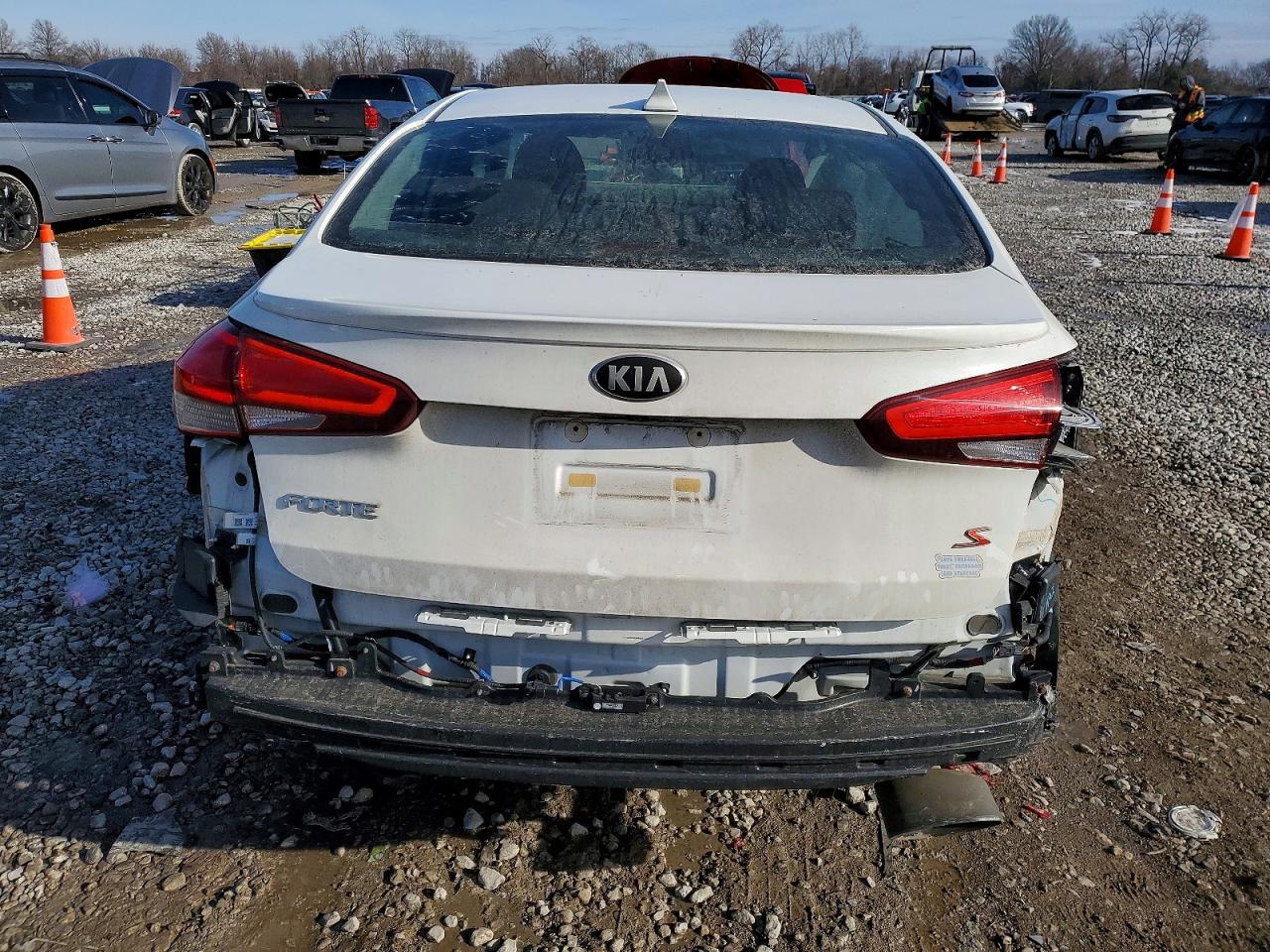 2017 KIA FORTE LX photo 6