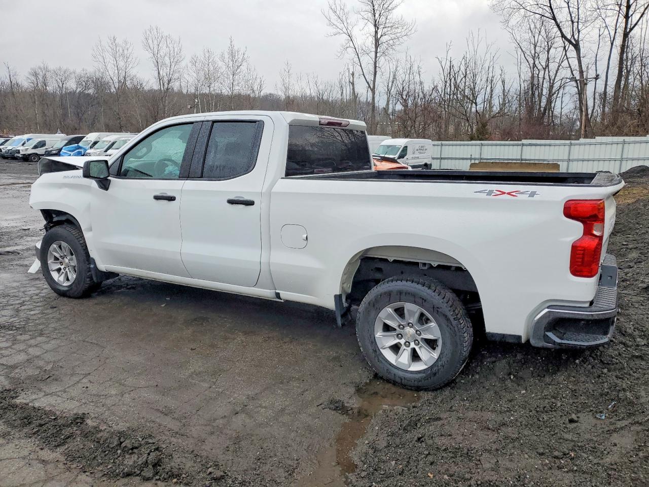 2023 CHEVROLET SILVERADO K1500 photo 2