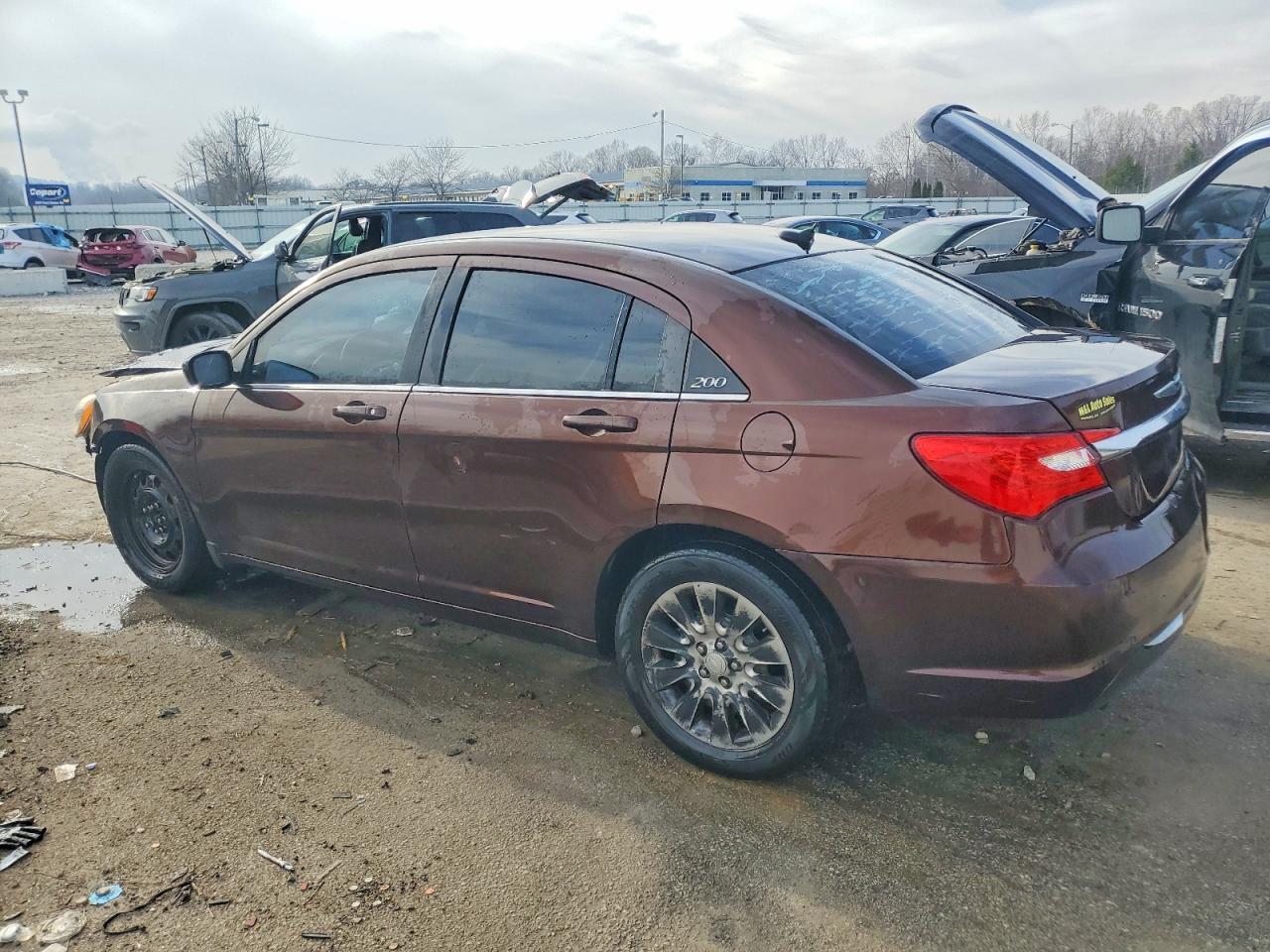 2013 CHRYSLER 200 LX photo 2