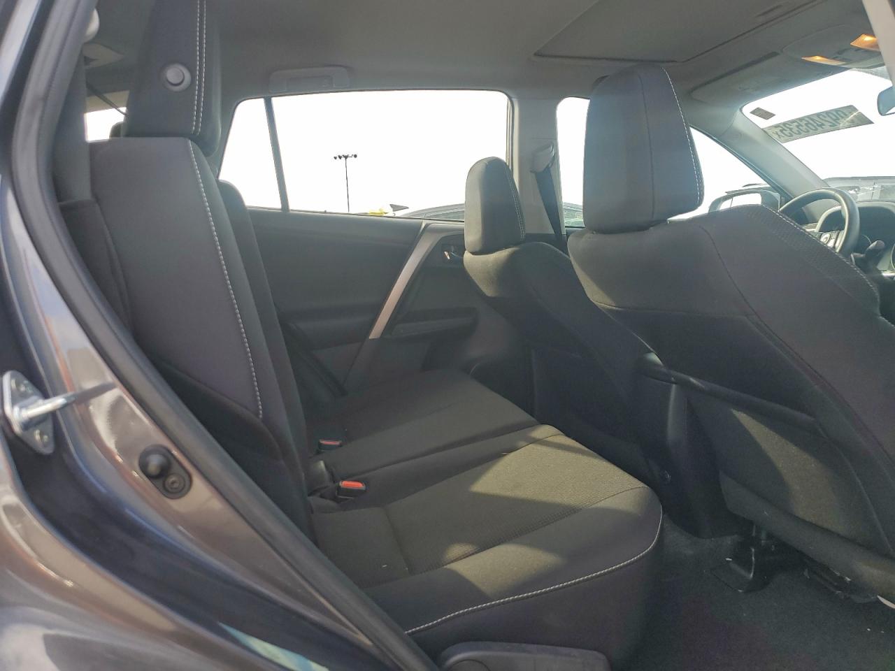 2017 TOYOTA RAV4 XLE photo 11